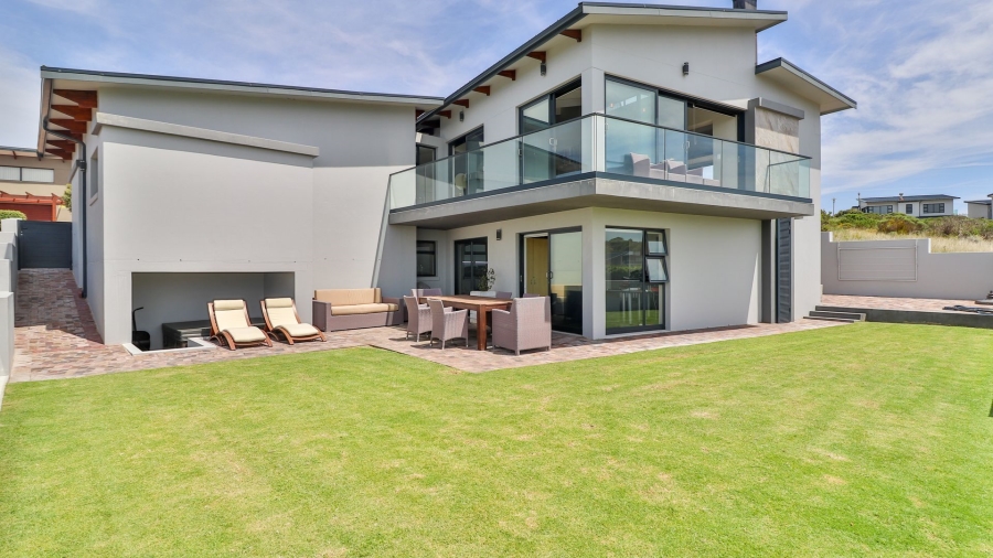 3 Bedroom Property for Sale in Stilbaai Oos Western Cape